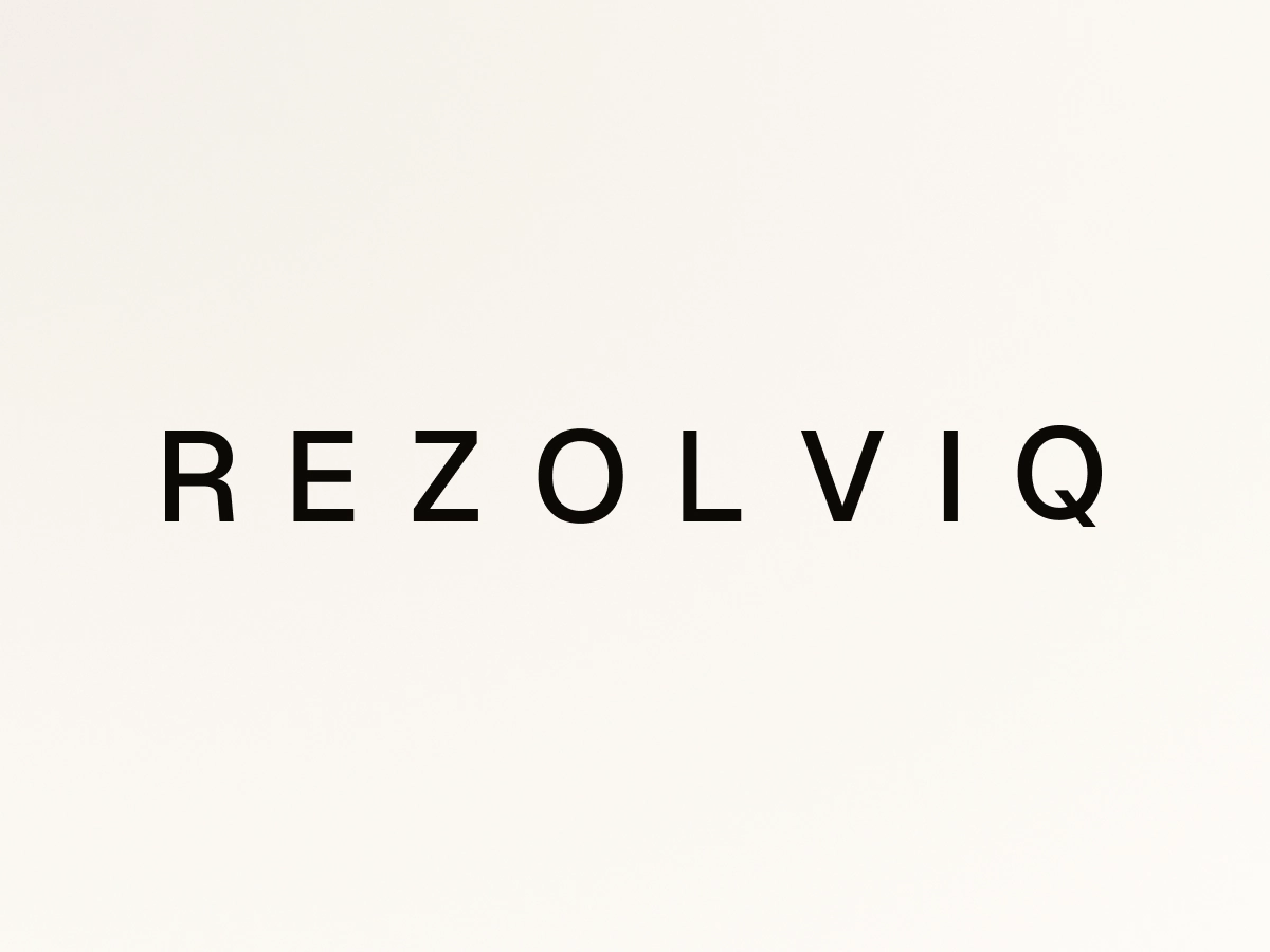Rezolviq Wortmarke auf hellem Grund